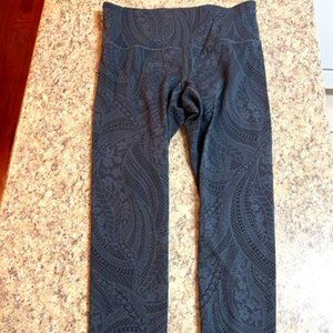 Athleta Elation Textured Tight Legging. Medium.